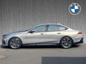 BMW 5-Series 530e M Sport Saloon - Image 4