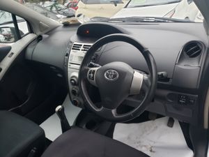Toyota Yaris 2008 - Image 3