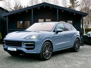 2025 Porsche Cayenne Coupe E-Hybrid - Image 3