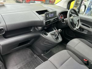 Opel Combo L1H1-1.5 75PS DIESEL 5 S SP 5DR - Image 4