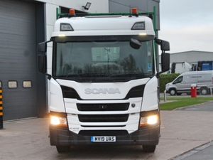 2019 SCANIA P410 8X2 BEAVER-TAIL - Image 2