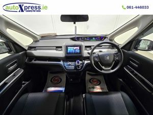 Honda Freed + 1.5 Hybrid Automatic, Reversing came - Image 2