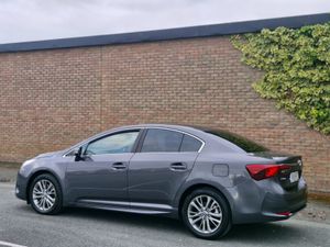 Toyota Avensis 2.0 D LUNA - Image 2