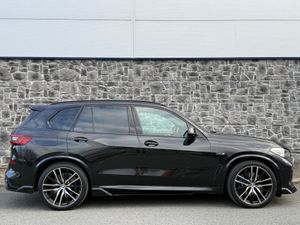 2022 BMW X5 M Sport X-Drive M Performance 45E FSH - Image 4