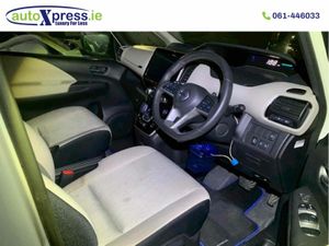 Nissan Serena 7 SEAT E-POWER HIGHWAY STAR V Hybrid - Image 2