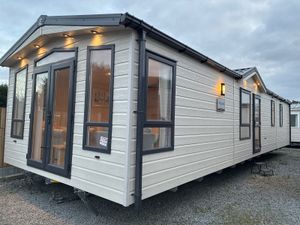 2026 MODEL RESIDENTIAL LODGE   42X13X2BED - Image 2