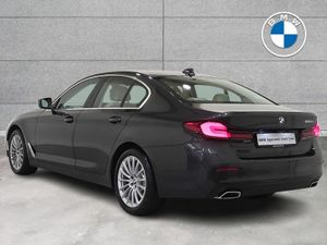 BMW 5-Series 520d SE Saloon - Image 3