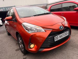 Toyota Vitz / Yaris 2017 hybrid Automatic - Image 4