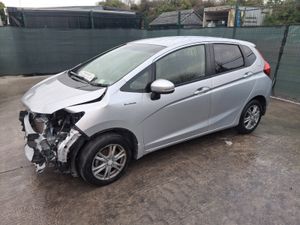 152 Honda Fit Hybrid 1.5 Automatic - Image 2