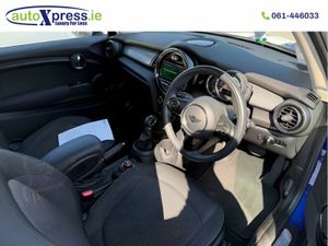 Mini Cooper 1.5 Automatic, Reversing camera - Image 2