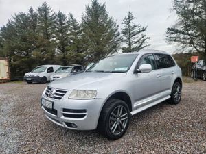 Volkswagen Touareg D 3.0 TDI Altitude 05DR A - Image 2