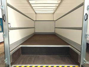 2023 Mercedes-Benz Sprinter Luton Box Van - Image 4