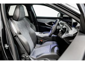 Peugeot 3008 E-Allure 73kWh 210HP - includes Prote - Image 4