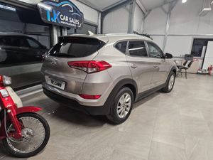16 HYUNDAI TUCSON SE - Image 4