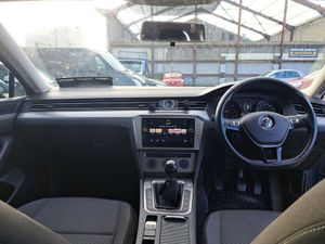 Volkswagen Passat 2018 low mileage - Image 4