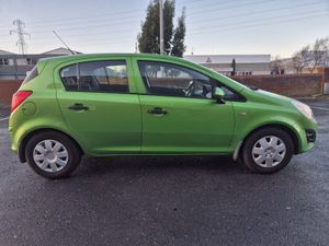 Lovely Opel Corsa 2012 - Image 3