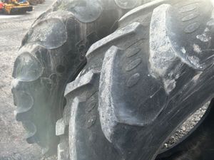 BKT 420/85 R34 30% Tyres - Image 3