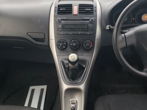 Toyota Auris 2008 - Image 4