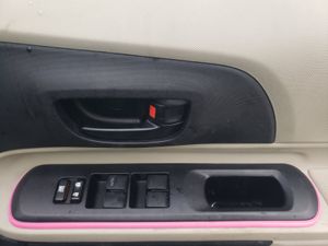 2013 toyota aqua - Image 3