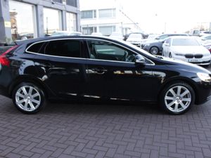 2.0D4 INSCRIPTION EDITION 5DR HATCHBACK AUTO WITH - Image 3