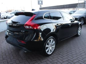 2.0D4 INSCRIPTION EDITION 5DR HATCHBACK AUTO WITH - Image 4