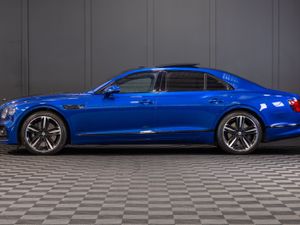 222 Bentley Flying Spur S V6 Hybrid - Image 3