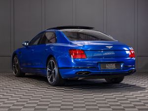 222 Bentley Flying Spur S V6 Hybrid - Image 4