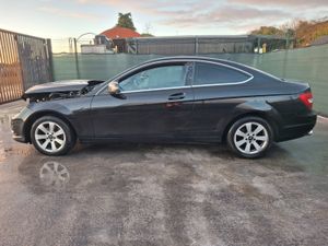 152 Mercedes C-CLASS  Coupe  2.2 Diesel  Automatic - Image 3