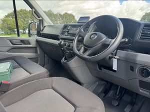 2022 Volkswagen Crafter Luton Box Van - Image 4