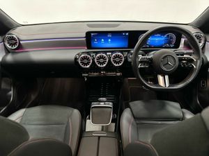 Mercedes-Benz CLA CLA250 e AMG Line Executive 15.6 - Image 4