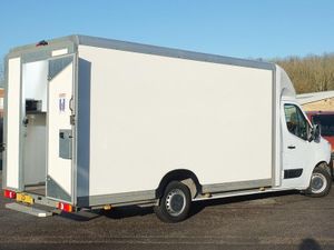 2023 Renault Master Low Loader Luton Box Van - Image 3