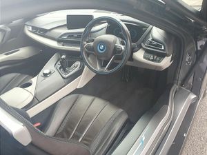 BMW i8 Coupe - Image 4