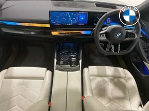 BMW i5 M60 Saloon - Image 4