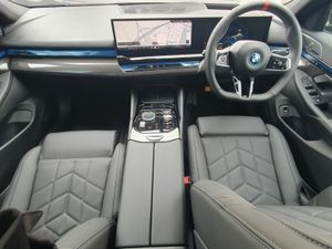 BMW i5 M60 Saloon - Image 4