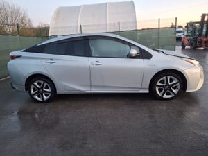 2017 Toyota Prius 1.8 Hybrid - Image 2