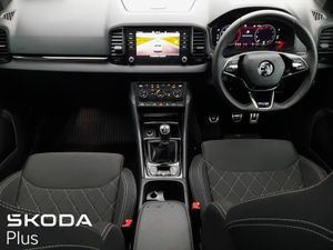 Skoda Karoq **SUNROOF**BLACK PACK*TINY MILEAGE** - Image 2