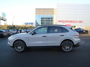 Porsche Cayenne 3.0 V6 E-Hybrid 4WD Auto - Image 4