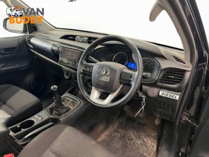Toyota Hilux Hilux 2.4 D-4D Active 4WD Pickup Van - Image 3