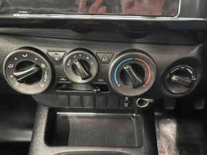 Toyota Hilux 2.4 D-4D Active 4WD Euro 6 Pickup Van - Image 3