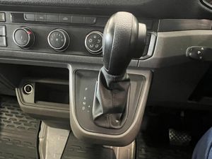 Volkswagen Crafter 2.0 TDI CR35 Luton Van - Image 3