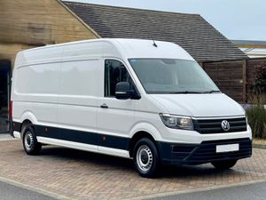 Volkswagen Crafter CR35 TDI 140 Panel Van - Image 2