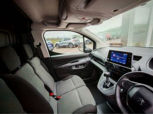 PEUGEOT PARTNER ACTIVE PLUS 1.5 BLUE HD - Image 3