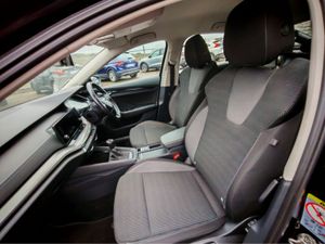 SKODA OCTAVIA AMBITION 2.0 TDI 115HP 5DR - Image 4