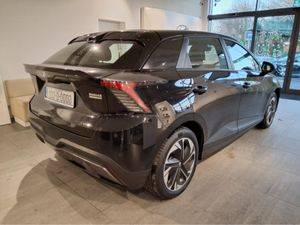 MG 4 SE - 64kW - Long Range - - Image 2