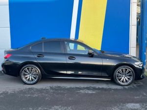 BMW 3-Series 320d XDRIVE AUTO // M-SPORT ALLOYS // - Image 2