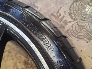 Mercedes Benz 19s - Image 4