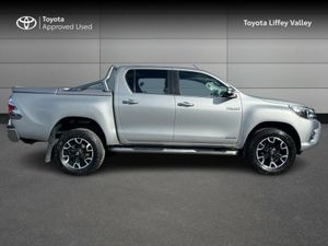 Toyota Hilux 2.4 D-4D INVINICBLE AUTOMATIC - Image 3