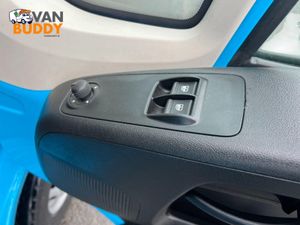 Peugeot Boxer 2.2 BlueHDi 335 Platform Luton Van - Image 2