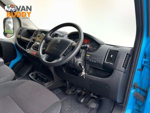 Peugeot Boxer 2.2 BlueHDi 335 Platform Luton Van - Image 3