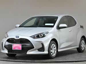 Toyota Yaris 1.5 PETROL HYBRID **9"ANDROID CAR PLA - Image 3